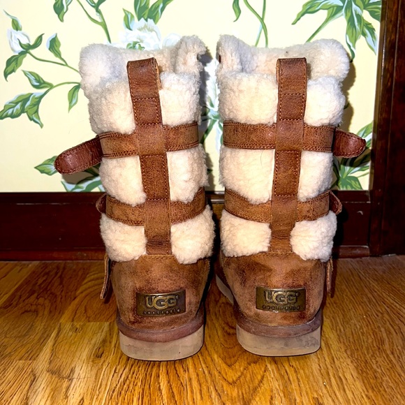 Ugg Boots - Picture 1 of 3